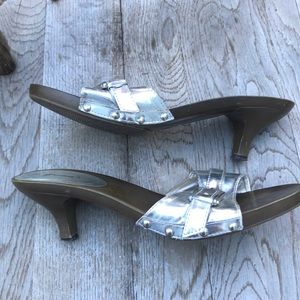 Geena Silver Strapless Heels with Buckles/ Size 10